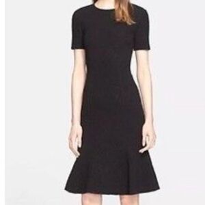 St John dress caviar by St John textured stretch size 8 short sleeve midi